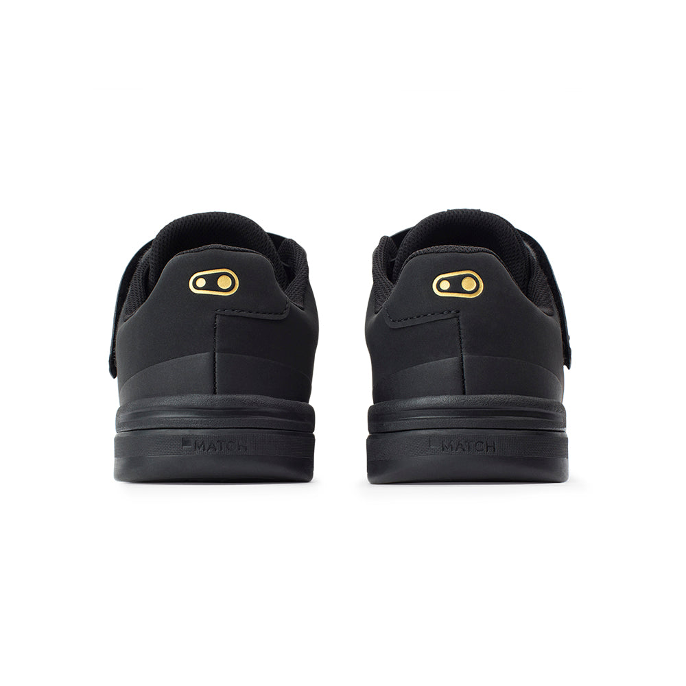 ZAPATOS STAMP BOA NEG / ORO - SUELA NEG 10