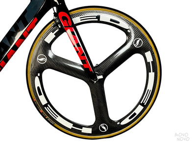 Giant Trinity Composite 1 2013 - M